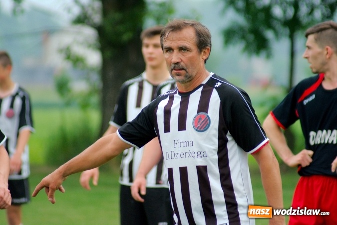 Zdjęcie w galerii na portalu naszwodzislaw.com: Dwa szybkie gole Raszczoka nie pomogły rezerwom Czyżowic. Wicelider z Bieńkowic lepszy wiadomości z regionu