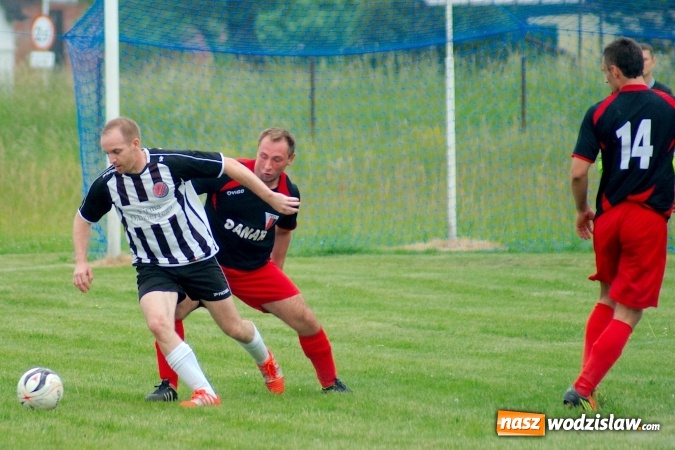 Zdjęcie w galerii na portalu naszwodzislaw.com: Dwa szybkie gole Raszczoka nie pomogły rezerwom Czyżowic. Wicelider z Bieńkowic lepszy wiadomości z regionu