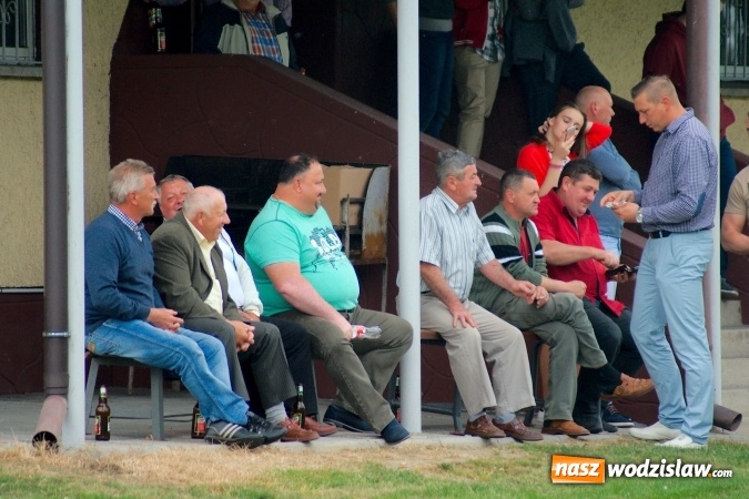 Zdjęcie w galerii na portalu naszwodzislaw.com: Dwa szybkie gole Raszczoka nie pomogły rezerwom Czyżowic. Wicelider z Bieńkowic lepszy wiadomości z regionu