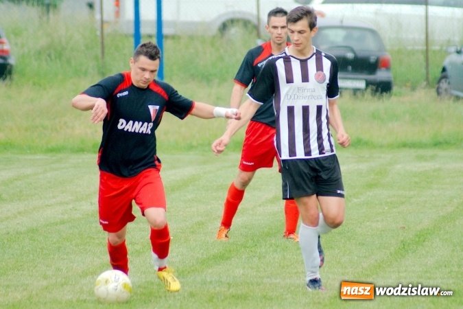 Zdjęcie w galerii na portalu naszwodzislaw.com: Dwa szybkie gole Raszczoka nie pomogły rezerwom Czyżowic. Wicelider z Bieńkowic lepszy wiadomości z regionu
