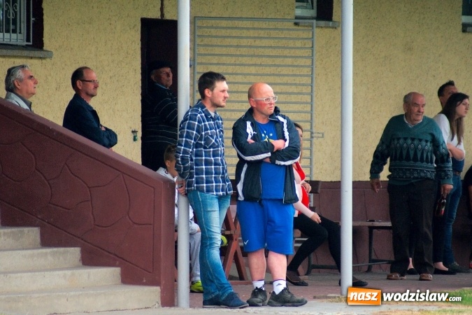 Zdjęcie w galerii na portalu naszwodzislaw.com: Dwa szybkie gole Raszczoka nie pomogły rezerwom Czyżowic. Wicelider z Bieńkowic lepszy wiadomości z regionu