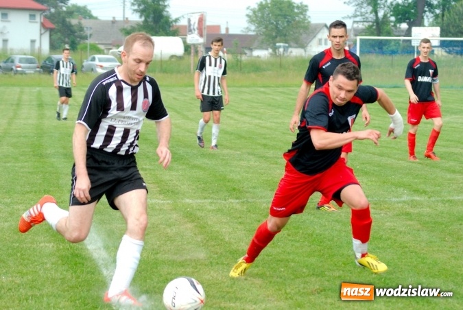 Zdjęcie w galerii na portalu naszwodzislaw.com: Dwa szybkie gole Raszczoka nie pomogły rezerwom Czyżowic. Wicelider z Bieńkowic lepszy wiadomości z regionu