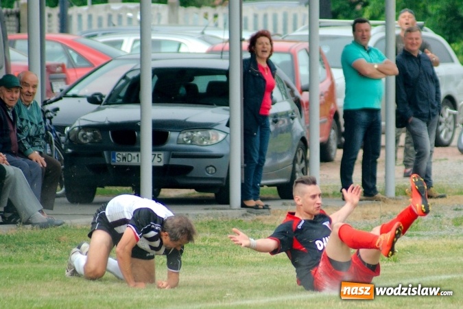 Zdjęcie w galerii na portalu naszwodzislaw.com: Dwa szybkie gole Raszczoka nie pomogły rezerwom Czyżowic. Wicelider z Bieńkowic lepszy wiadomości z regionu