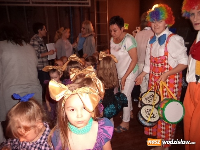 Zdjęcie w galerii na portalu naszwodzislaw.com: Przedszkolaki z dwójki wystąpiły dla swoich rodziców  wiadomości z regionu