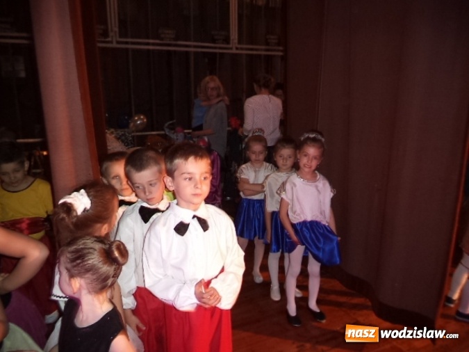 Zdjęcie w galerii na portalu naszwodzislaw.com: Przedszkolaki z dwójki wystąpiły dla swoich rodziców  wiadomości z regionu