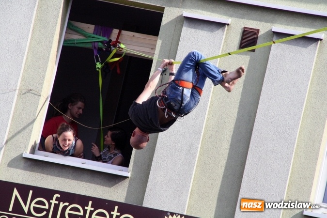 Zdjęcie w galerii na portalu naszwodzislaw.com: Wystartował Wodzisławski Festiwal Kuglarzy wiadomości z regionu