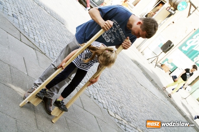 Zdjęcie w galerii na portalu naszwodzislaw.com: Wystartował Wodzisławski Festiwal Kuglarzy wiadomości z regionu