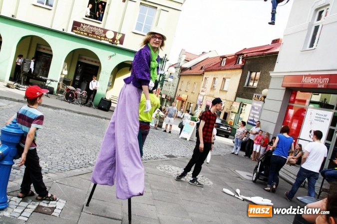 Zdjęcie w galerii na portalu naszwodzislaw.com: Wystartował Wodzisławski Festiwal Kuglarzy wiadomości z regionu