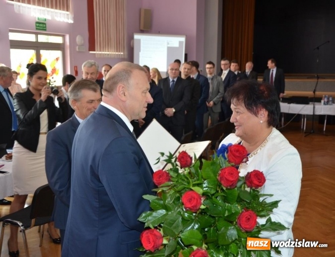 Zdjęcie w galerii na portalu naszwodzislaw.com: Sekretarz powiatu przechodni na emeryturę  wiadomości z regionu