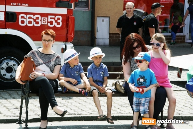 Zdjęcie w galerii na portalu naszwodzislaw.com: Strażacy świętowali na wodzisławskim Rynku  wiadomości z regionu