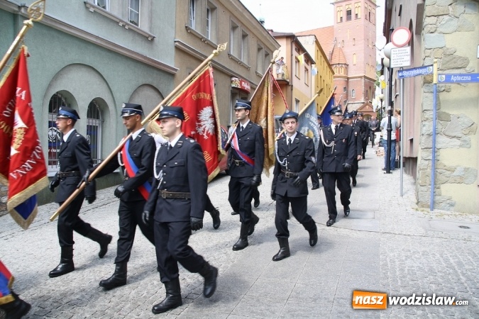 Zdjęcie w galerii na portalu naszwodzislaw.com: Strażacy świętowali na wodzisławskim Rynku  wiadomości z regionu