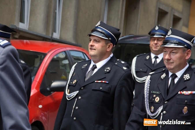 Zdjęcie w galerii na portalu naszwodzislaw.com: Strażacy świętowali na wodzisławskim Rynku  wiadomości z regionu