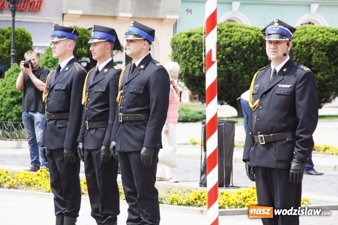 Zdjęcie w galerii na portalu naszwodzislaw.com: Strażacy świętowali na wodzisławskim Rynku  wiadomości z regionu