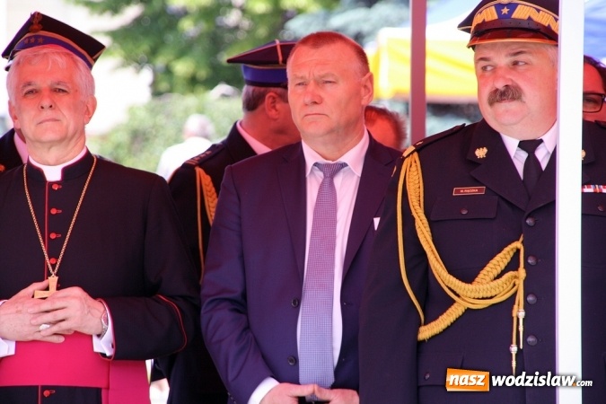 Zdjęcie w galerii na portalu naszwodzislaw.com: Strażacy świętowali na wodzisławskim Rynku  wiadomości z regionu