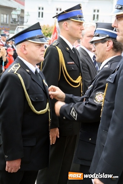 Zdjęcie w galerii na portalu naszwodzislaw.com: Strażacy świętowali na wodzisławskim Rynku  wiadomości z regionu