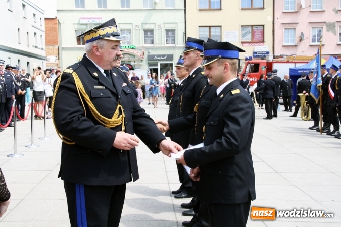 Zdjęcie w galerii na portalu naszwodzislaw.com: Strażacy świętowali na wodzisławskim Rynku  wiadomości z regionu