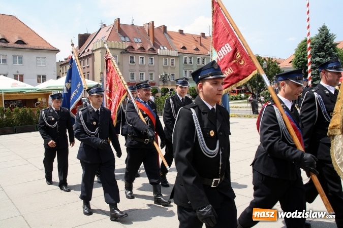 Zdjęcie w galerii na portalu naszwodzislaw.com: Strażacy świętowali na wodzisławskim Rynku  wiadomości z regionu