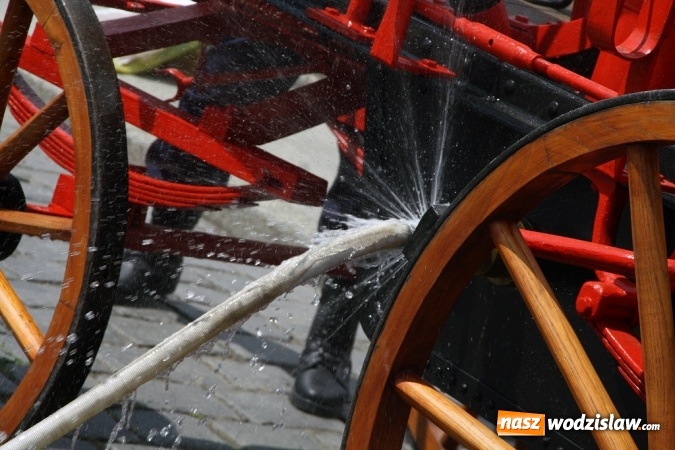 Zdjęcie w galerii na portalu naszwodzislaw.com: Strażacy świętowali na wodzisławskim Rynku  wiadomości z regionu