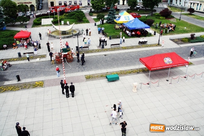 Zdjęcie w galerii na portalu naszwodzislaw.com: Wodzisławski Rynek widziany ze... strażackiej drabiny wiadomości z regionu