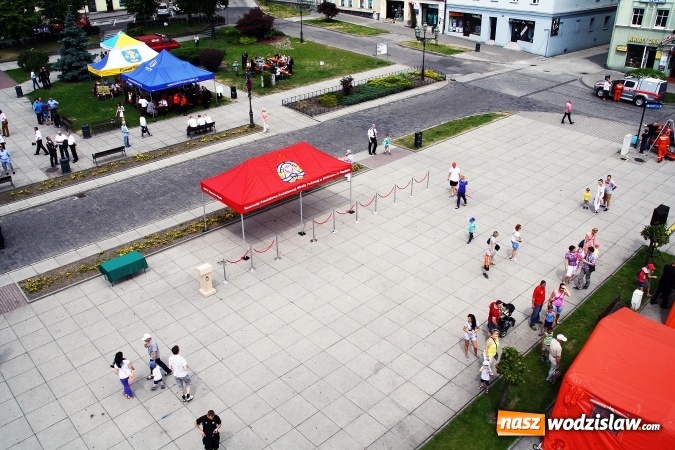 Zdjęcie w galerii na portalu naszwodzislaw.com: Wodzisławski Rynek widziany ze... strażackiej drabiny wiadomości z regionu