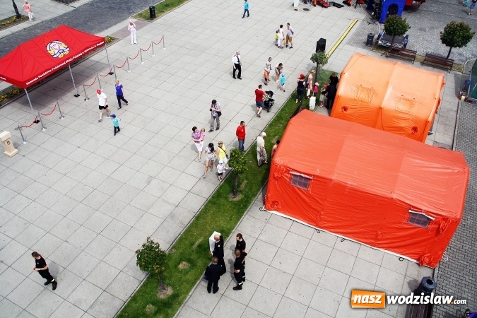 Zdjęcie w galerii na portalu naszwodzislaw.com: Wodzisławski Rynek widziany ze... strażackiej drabiny wiadomości z regionu