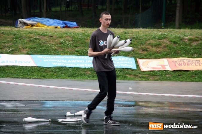 Zdjęcie w galerii na portalu naszwodzislaw.com: Walczyli o 3 tys. zł, czyli drugi dzień Wodzisławskiego Festiwalu Kuglarzy za nami wiadomości z regionu