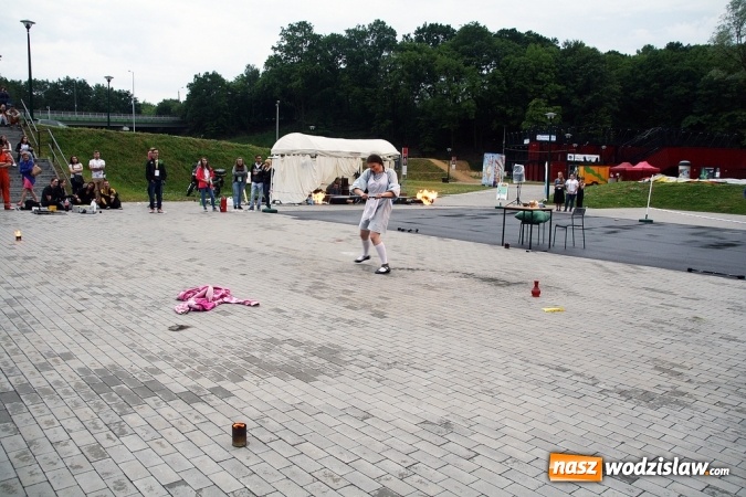 Zdjęcie w galerii na portalu naszwodzislaw.com: Walczyli o 3 tys. zł, czyli drugi dzień Wodzisławskiego Festiwalu Kuglarzy za nami wiadomości z regionu