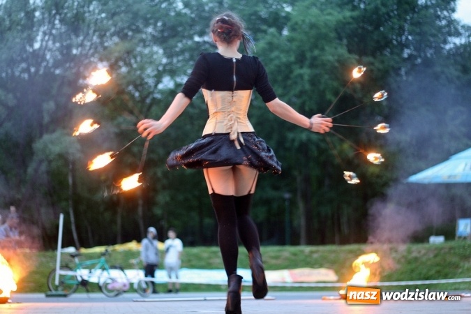 Zdjęcie w galerii na portalu naszwodzislaw.com: Walczyli o 3 tys. zł, czyli drugi dzień Wodzisławskiego Festiwalu Kuglarzy za nami wiadomości z regionu