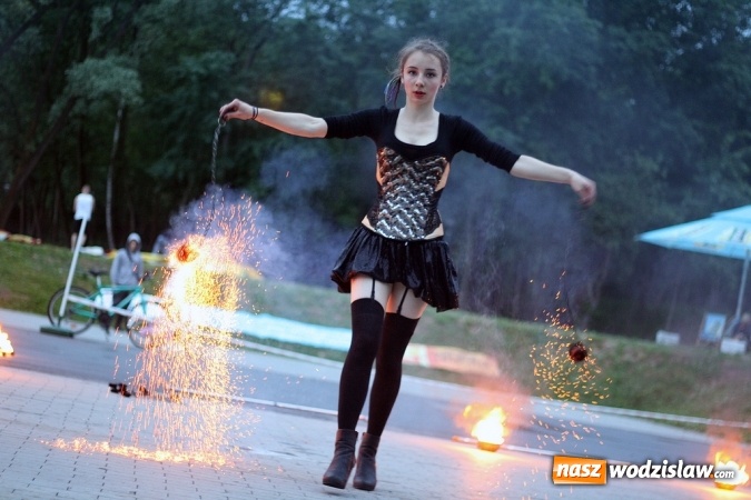 Zdjęcie w galerii na portalu naszwodzislaw.com: Walczyli o 3 tys. zł, czyli drugi dzień Wodzisławskiego Festiwalu Kuglarzy za nami wiadomości z regionu