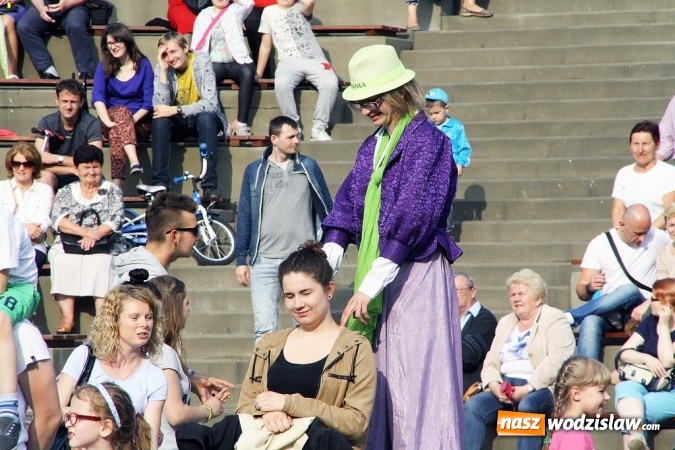 Zdjęcie w galerii na portalu naszwodzislaw.com: Festiwal Kolorów zagościł do Wodzisławia wiadomości z regionu