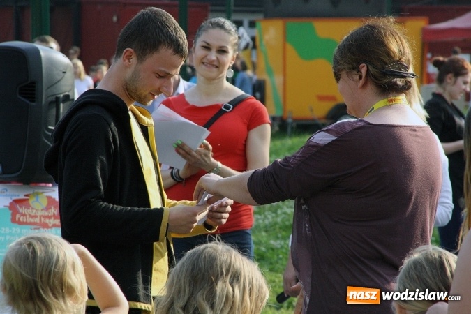 Zdjęcie w galerii na portalu naszwodzislaw.com: Festiwal Kolorów zagościł do Wodzisławia wiadomości z regionu