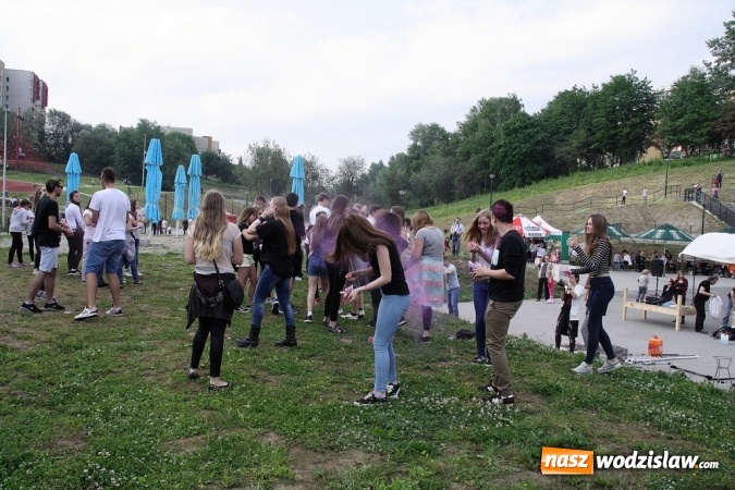 Zdjęcie w galerii na portalu naszwodzislaw.com: Festiwal Kolorów zagościł do Wodzisławia wiadomości z regionu