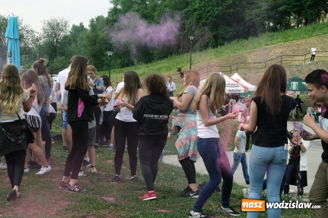 Zdjęcie w galerii na portalu naszwodzislaw.com: Festiwal Kolorów zagościł do Wodzisławia wiadomości z regionu