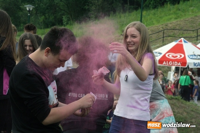 Zdjęcie w galerii na portalu naszwodzislaw.com: Festiwal Kolorów zagościł do Wodzisławia wiadomości z regionu