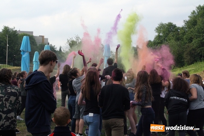 Zdjęcie w galerii na portalu naszwodzislaw.com: Festiwal Kolorów zagościł do Wodzisławia wiadomości z regionu