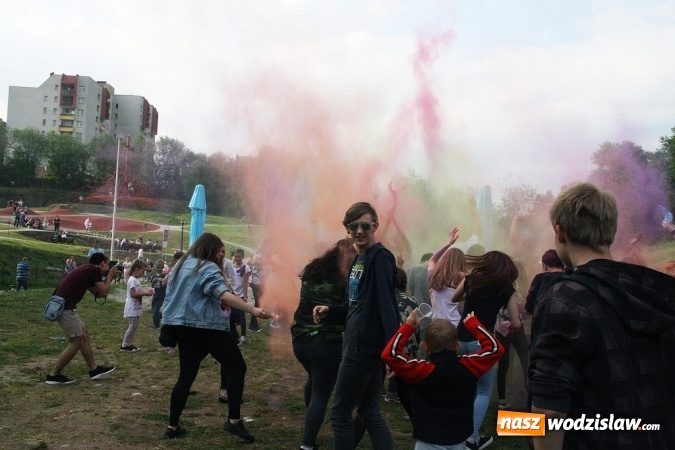 Zdjęcie w galerii na portalu naszwodzislaw.com: Festiwal Kolorów zagościł do Wodzisławia wiadomości z regionu