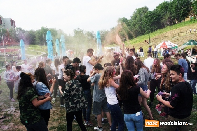 Zdjęcie w galerii na portalu naszwodzislaw.com: Festiwal Kolorów zagościł do Wodzisławia wiadomości z regionu