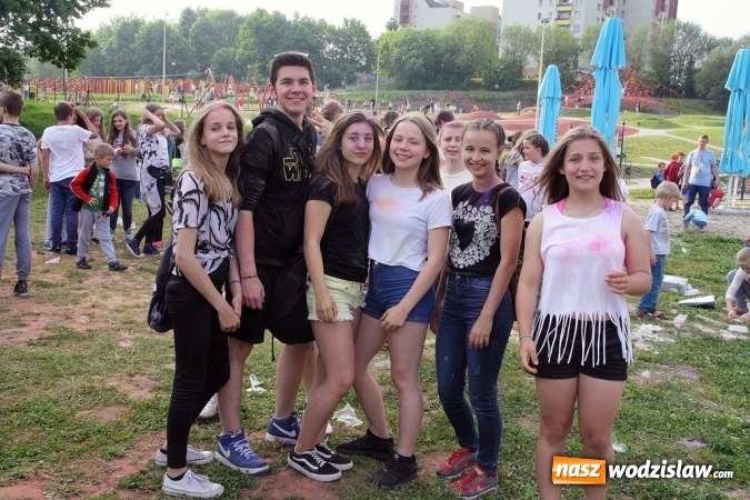Zdjęcie w galerii na portalu naszwodzislaw.com: Festiwal Kolorów zagościł do Wodzisławia wiadomości z regionu