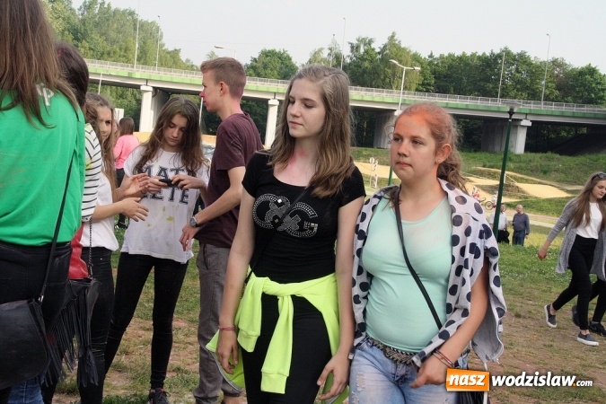 Zdjęcie w galerii na portalu naszwodzislaw.com: Festiwal Kolorów zagościł do Wodzisławia wiadomości z regionu
