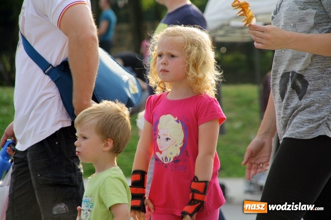 Zdjęcie w galerii na portalu naszwodzislaw.com: Festiwal Kolorów zagościł do Wodzisławia wiadomości z regionu