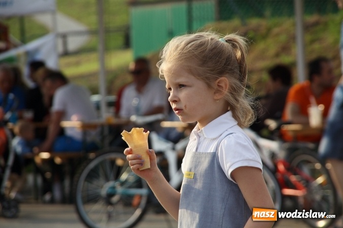 Zdjęcie w galerii na portalu naszwodzislaw.com: Festiwal Kolorów zagościł do Wodzisławia wiadomości z regionu
