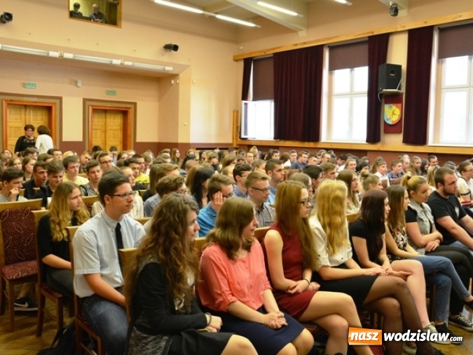 Zdjęcie w galerii na portalu naszwodzislaw.com: Dzień Patrona w I Liceum Ogólnokształcącym w Wodzisławiu Śl.  wiadomości z regionu