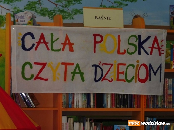 Zdjęcie w galerii na portalu naszwodzislaw.com: Barbara Chrobok czytała bajki przedszkolakom wiadomości z regionu