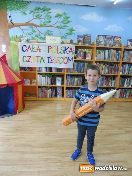 Zdjęcie w galerii na portalu naszwodzislaw.com: Barbara Chrobok czytała bajki przedszkolakom wiadomości z regionu