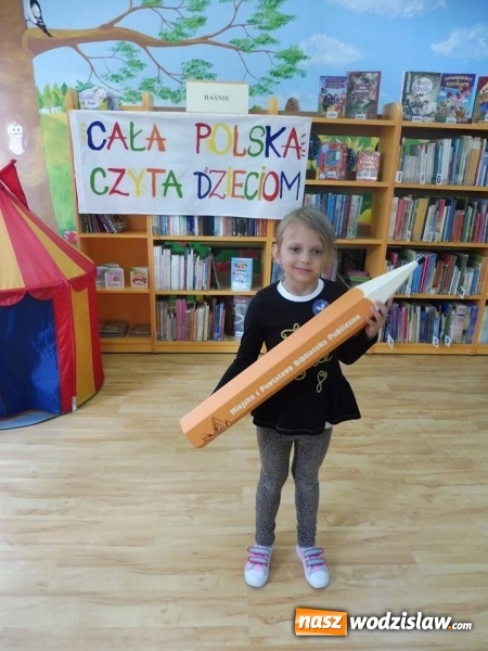 Zdjęcie w galerii na portalu naszwodzislaw.com: Barbara Chrobok czytała bajki przedszkolakom wiadomości z regionu