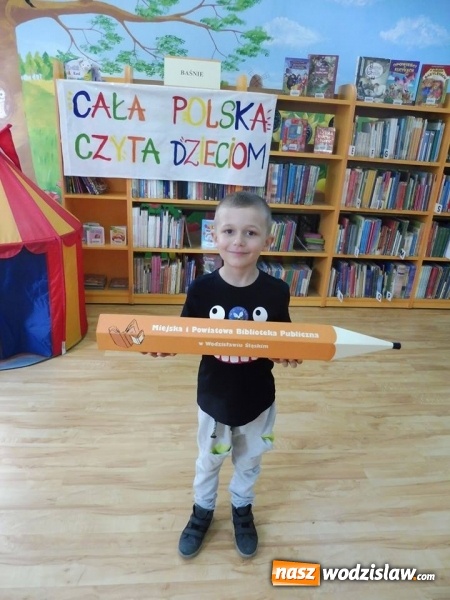 Zdjęcie w galerii na portalu naszwodzislaw.com: Barbara Chrobok czytała bajki przedszkolakom wiadomości z regionu