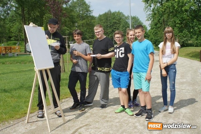 Zdjęcie w galerii na portalu naszwodzislaw.com: Plener malarski Caritasu w Parku w Mszanie wiadomości z regionu