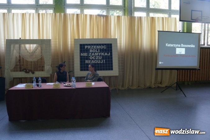 Zdjęcie w galerii na portalu naszwodzislaw.com: Wybijali rytm 