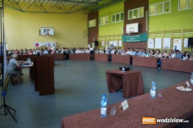 Zdjęcie w galerii na portalu naszwodzislaw.com: Wybijali rytm 