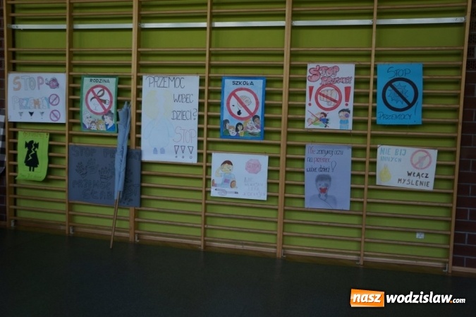 Zdjęcie w galerii na portalu naszwodzislaw.com: Wybijali rytm 